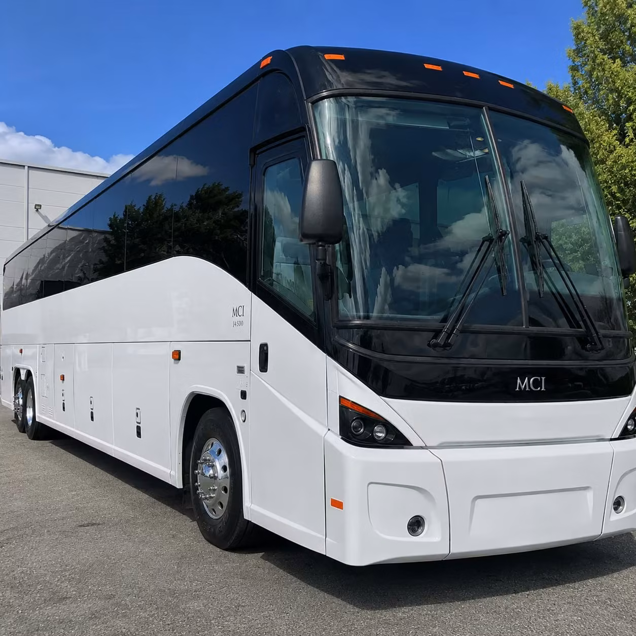 moving corporate groups wedding parties and tour groups through ocoee s airports with ease
