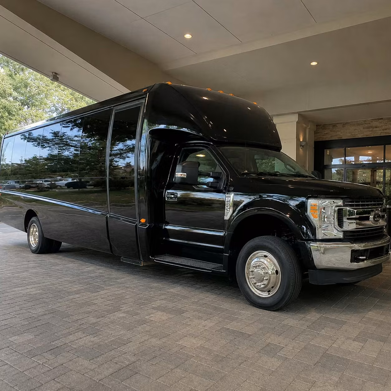 ocoee 18 passenger minibus rental